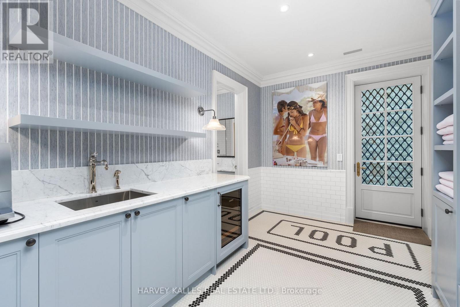221 Forest Hill Road, Toronto, ON photo 41