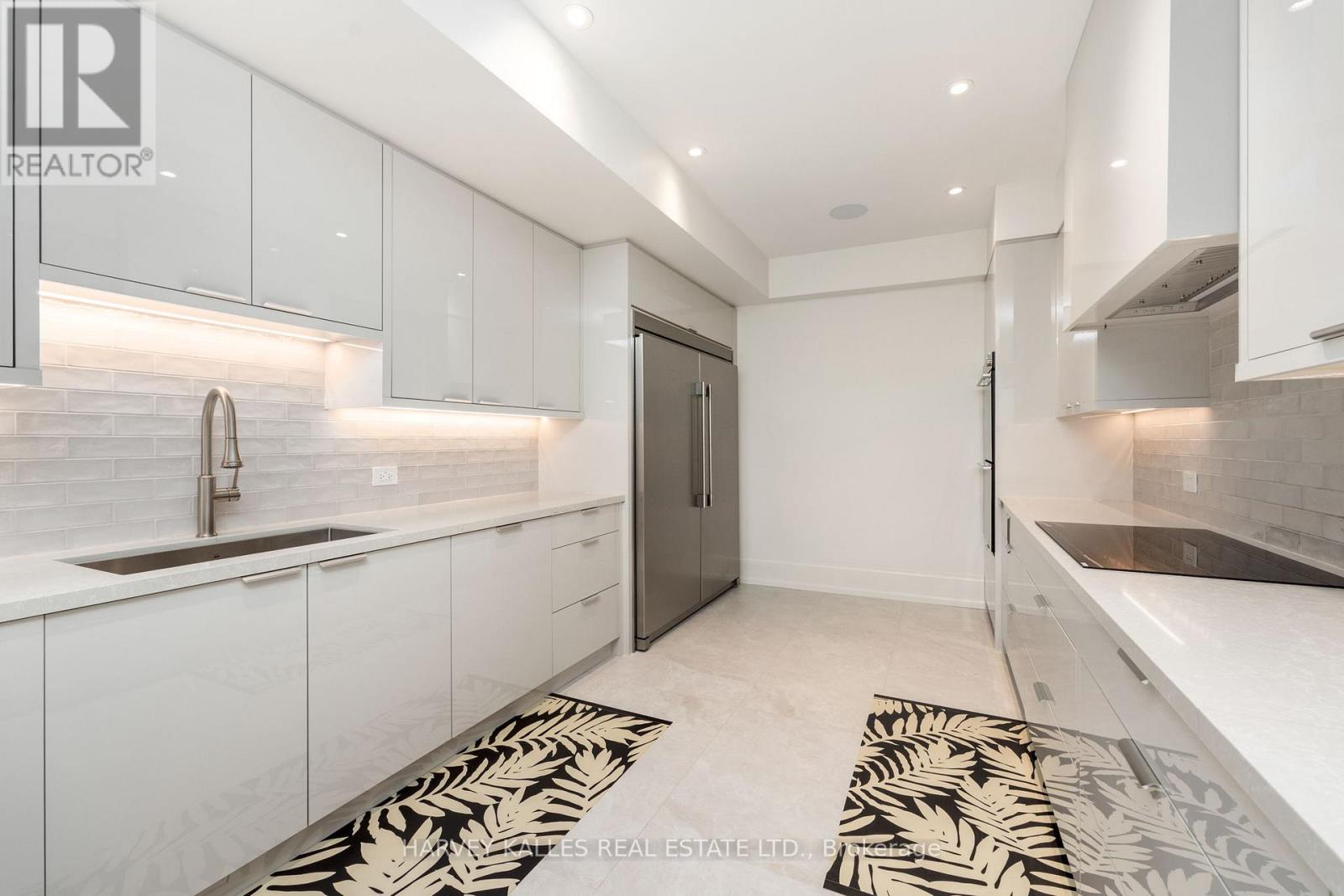 221 Forest Hill Road, Toronto, ON photo 45