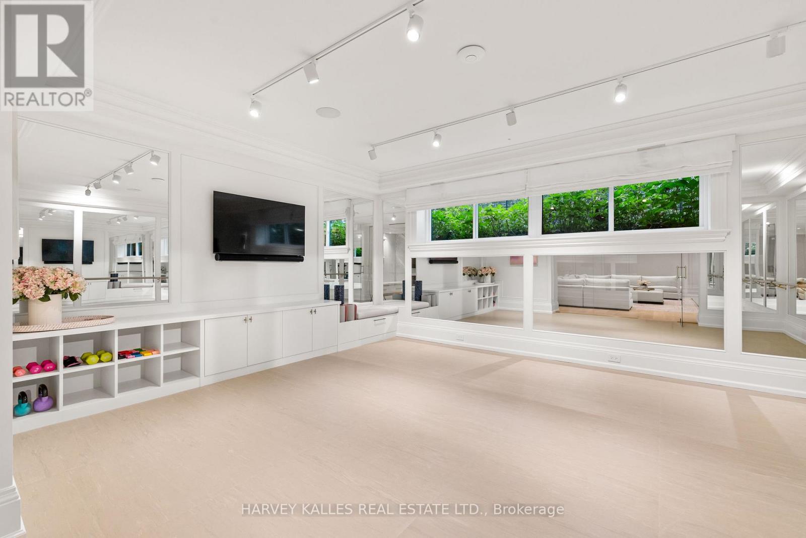 221 Forest Hill Road, Toronto, ON photo 46