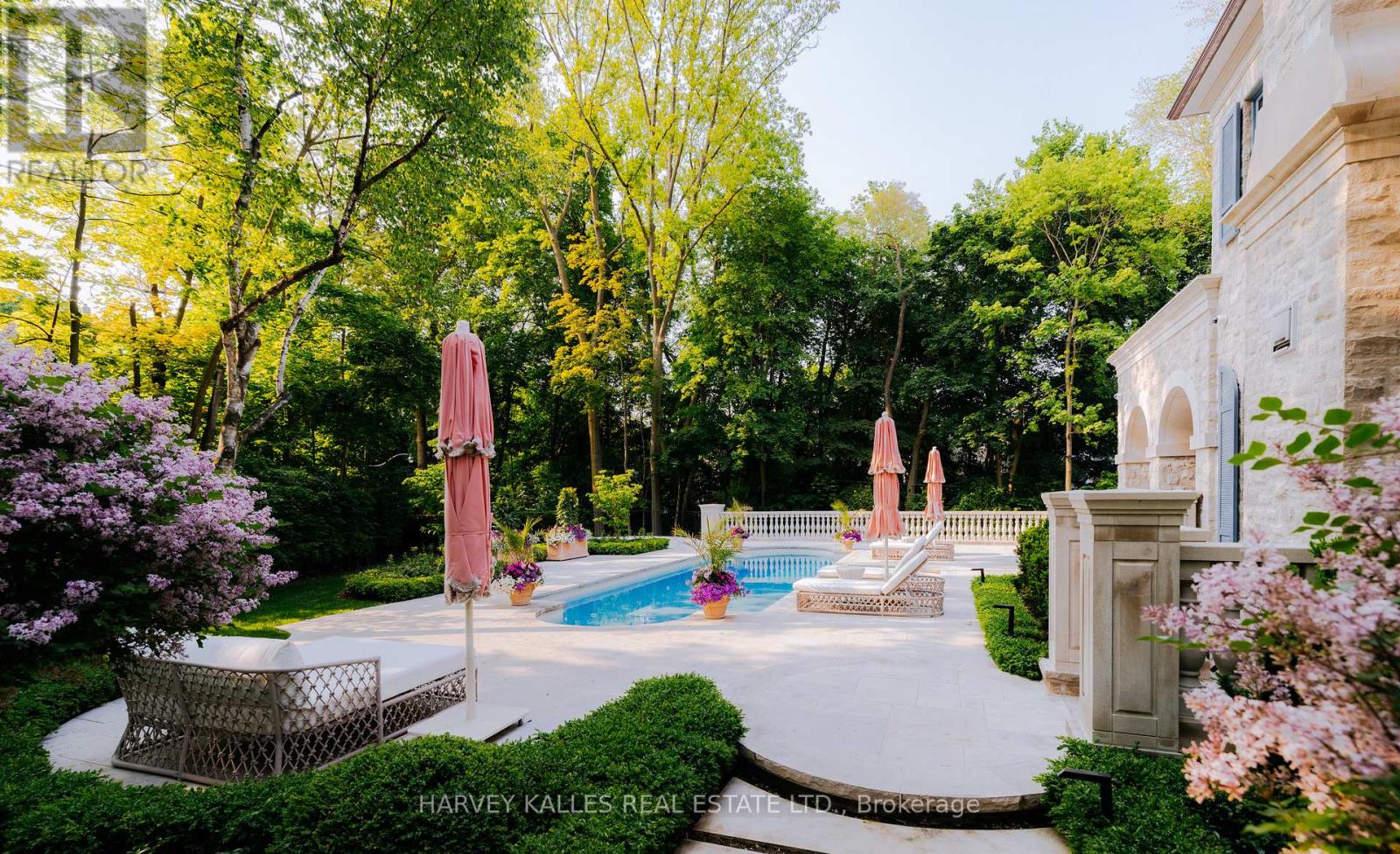 221 Forest Hill Road, Toronto, ON photo 49