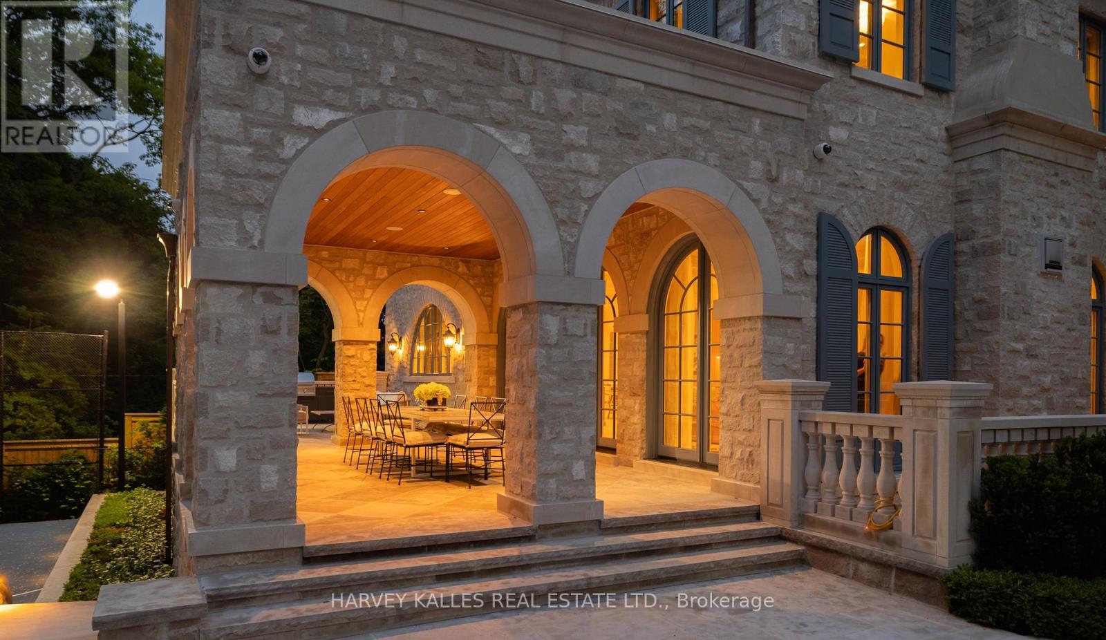 221 Forest Hill Road, Toronto, ON photo 7