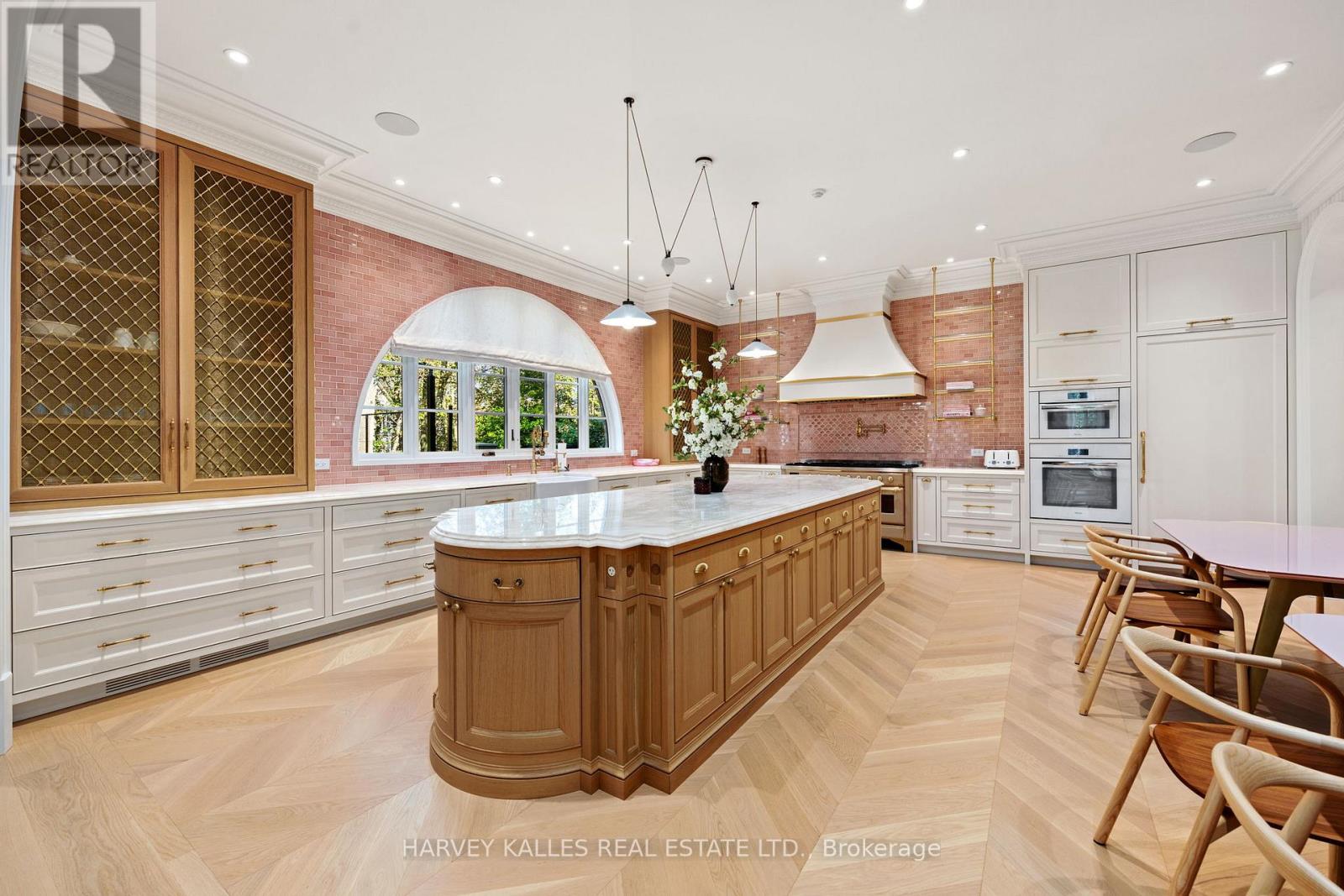 221 Forest Hill Road, Toronto, ON photo 8