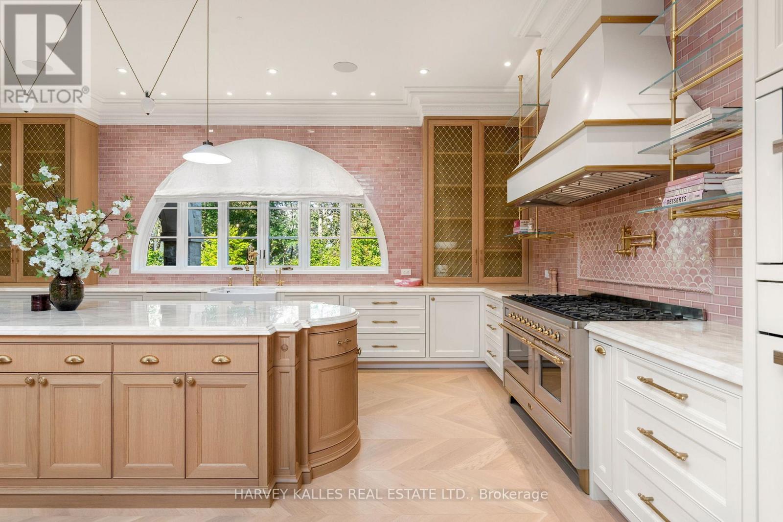 221 Forest Hill Road, Toronto, ON photo 9