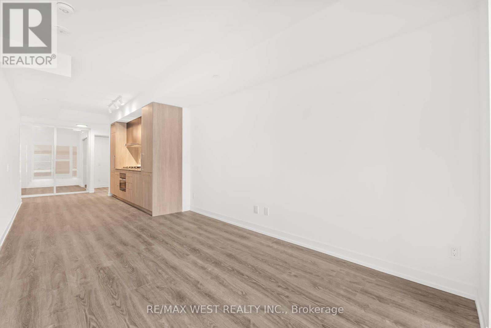 771 Yonge Street — photo 10