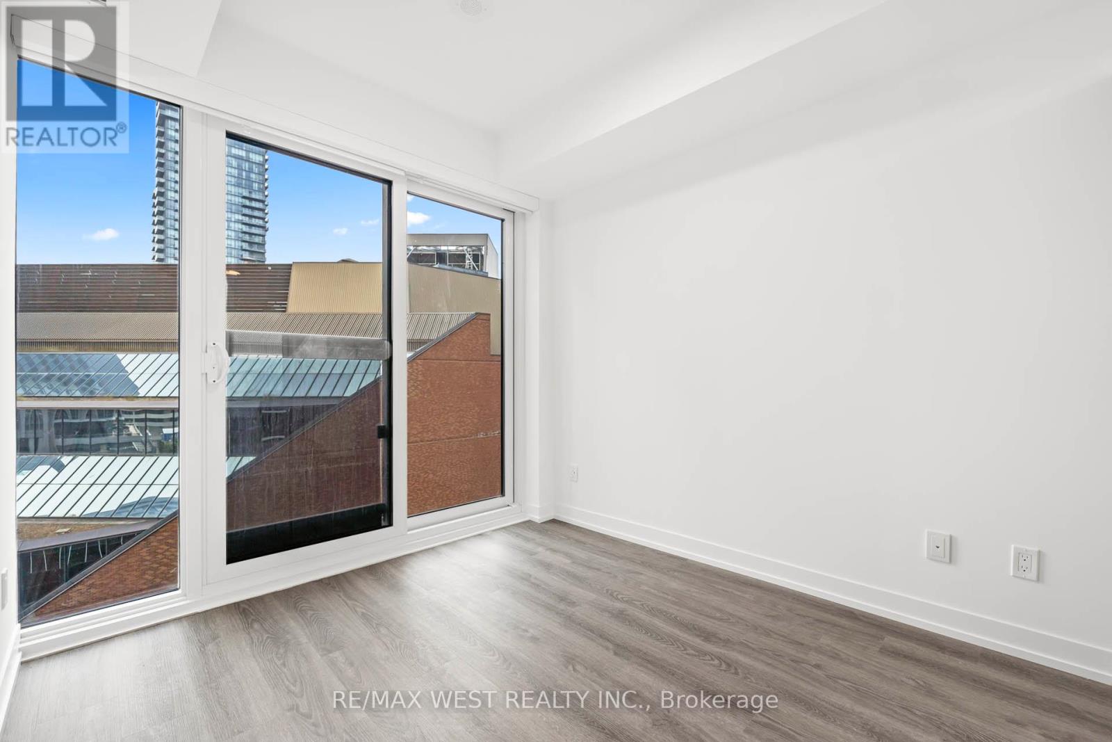 771 Yonge Street — photo 11