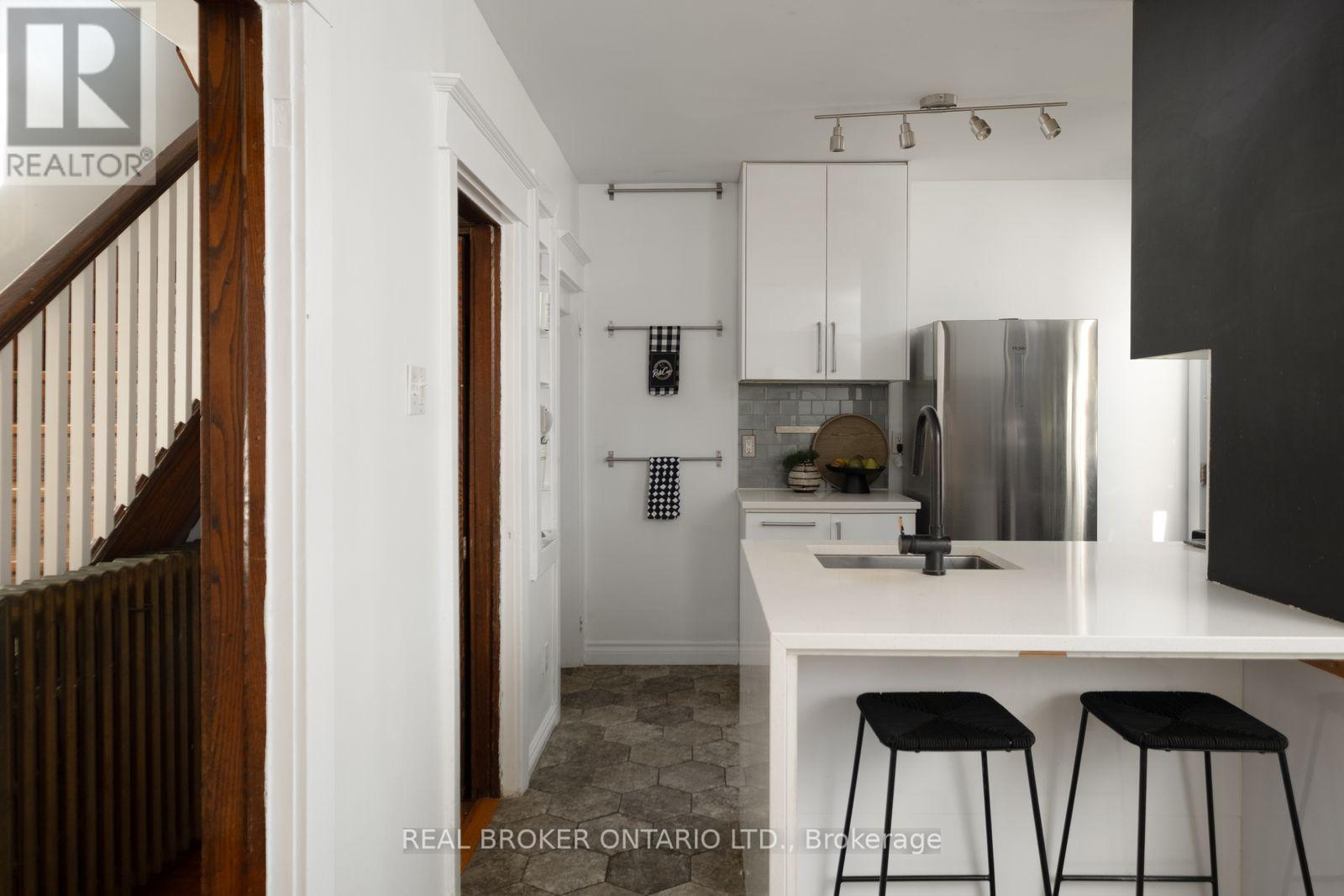 100 Oak Park Avenue — photo 16