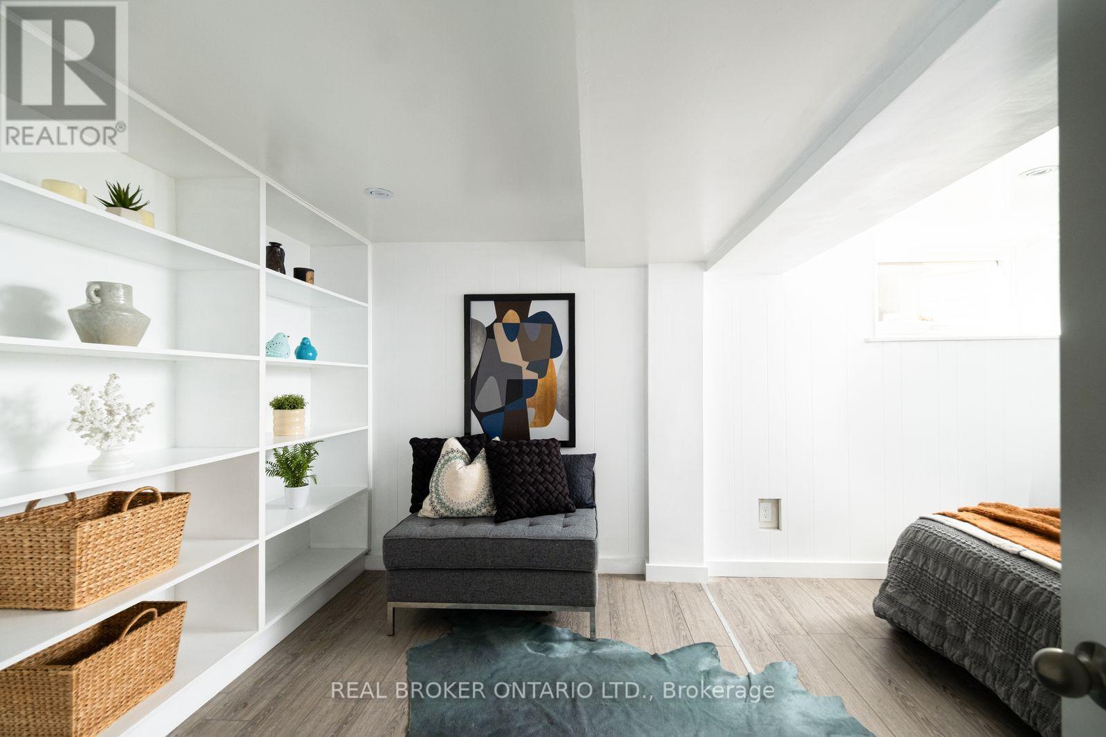 100 Oak Park Avenue — photo 33