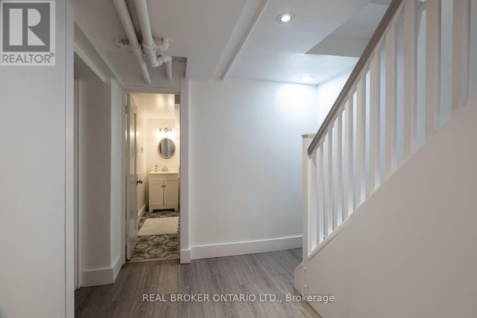 100 OAK PARK AVENUE - 34