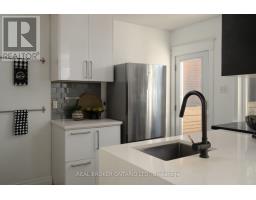 100 Oak Park Avenue, Toronto, ON M4C4M3 Photo 17