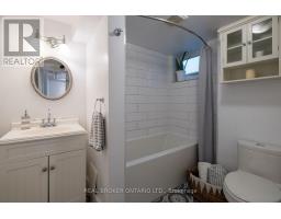 100 Oak Park Avenue, Toronto, ON M4C4M3 Photo 35