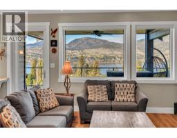 Foyer - 177 Sunnybrook Drive, Okanagan Falls, BC V0H1R3 Photo 14