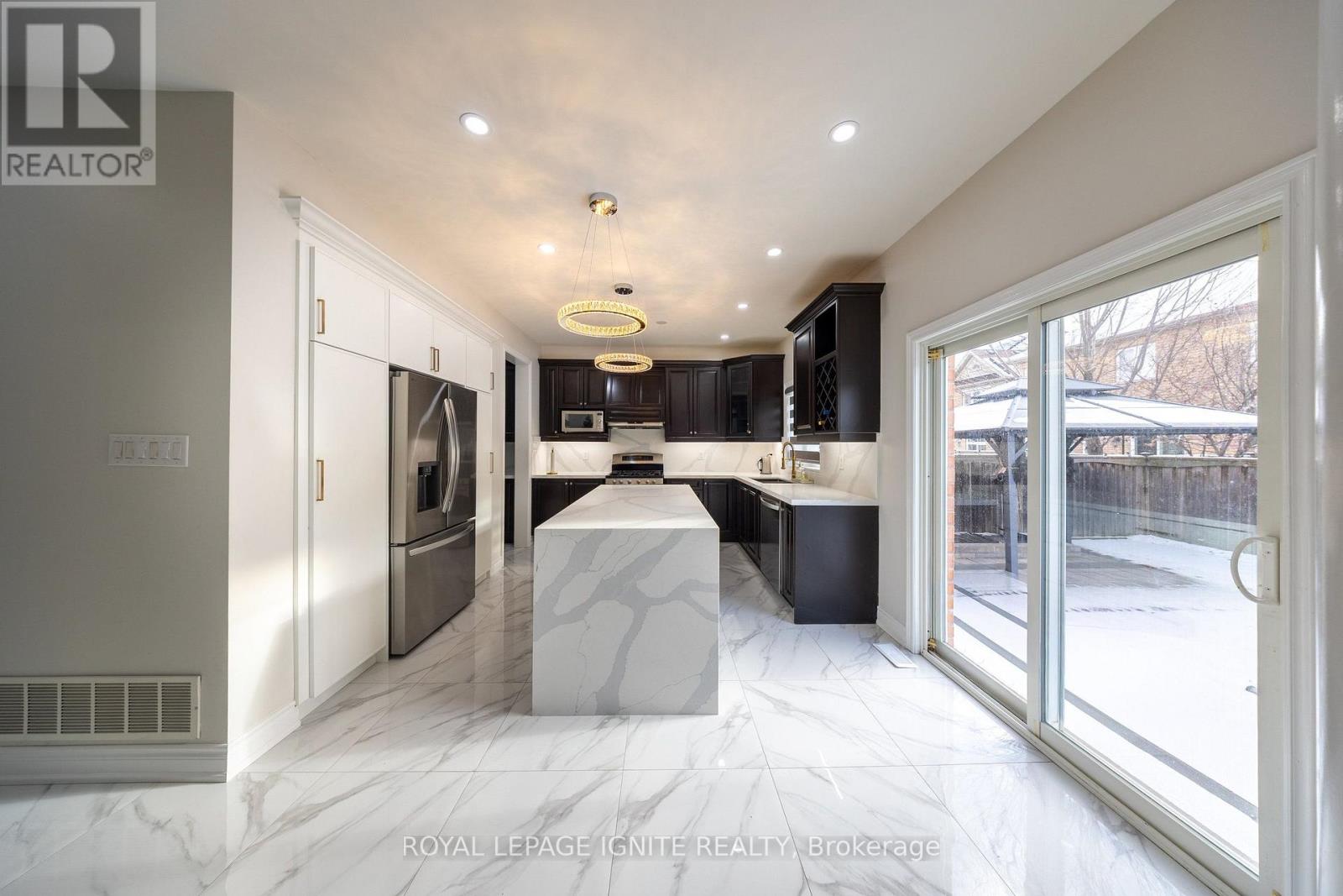 96 Maverick Crescent, Vaughan, ON photo 11