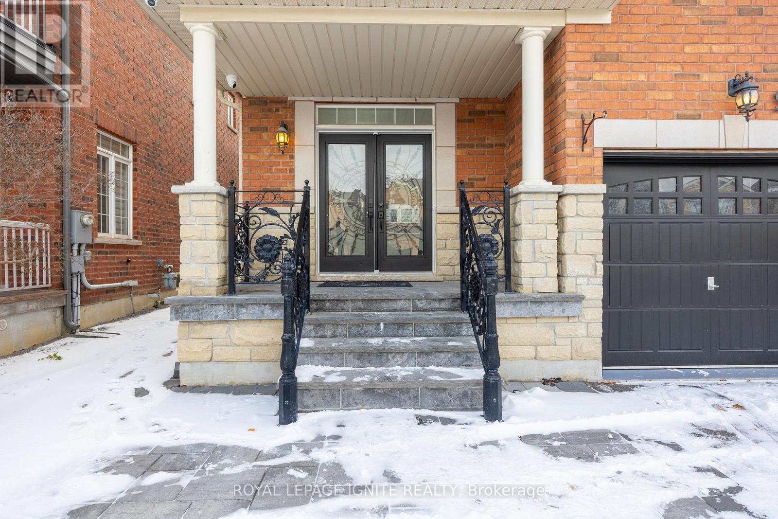 96 Maverick Crescent, Vaughan, ON photo 4