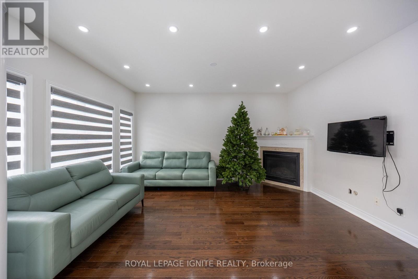 96 Maverick Crescent, Vaughan, ON photo 9