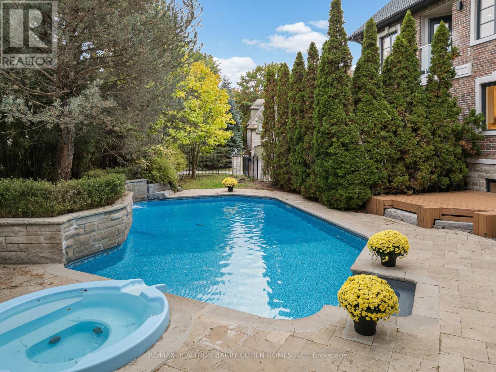 13 Legacy Court — photo 45