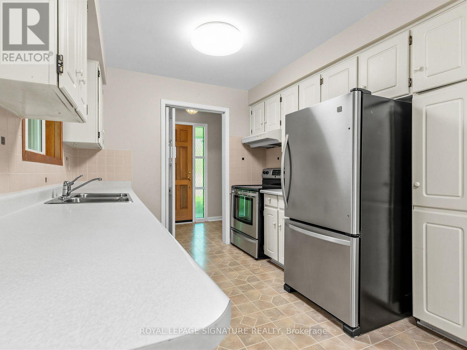 162 Bathgate Drive — photo 8