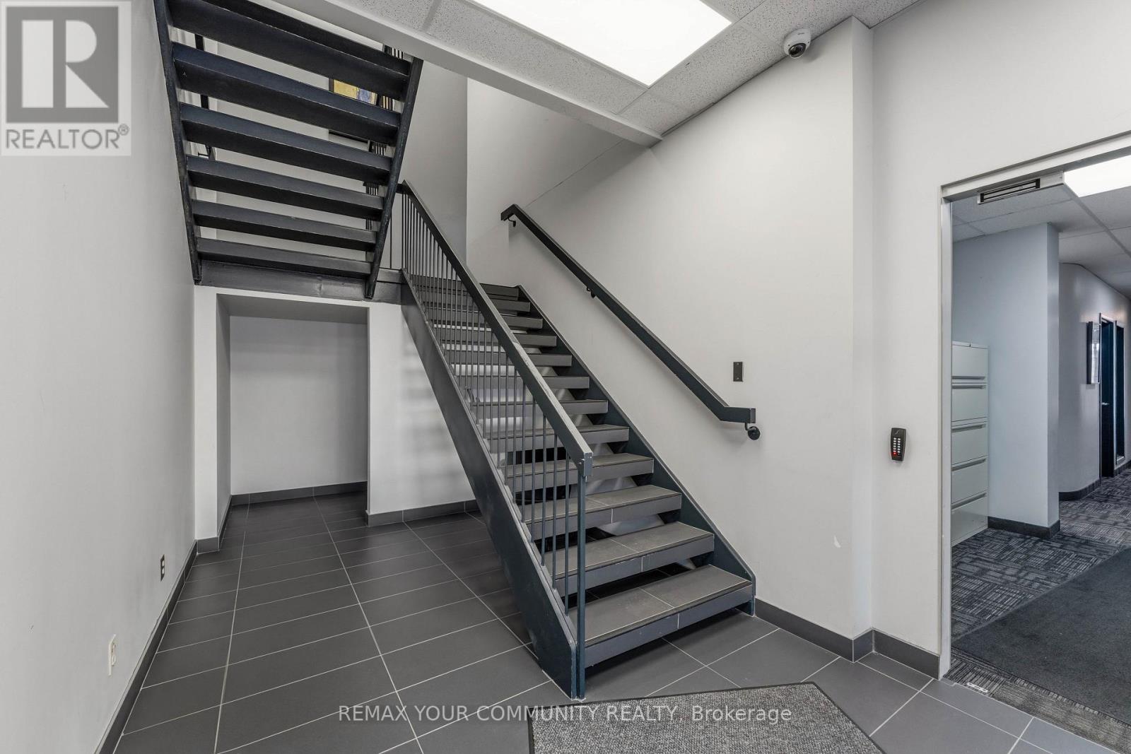 30 Fulton Way — photo 7
