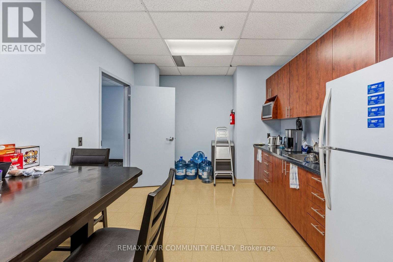 30 Fulton Way — photo 36