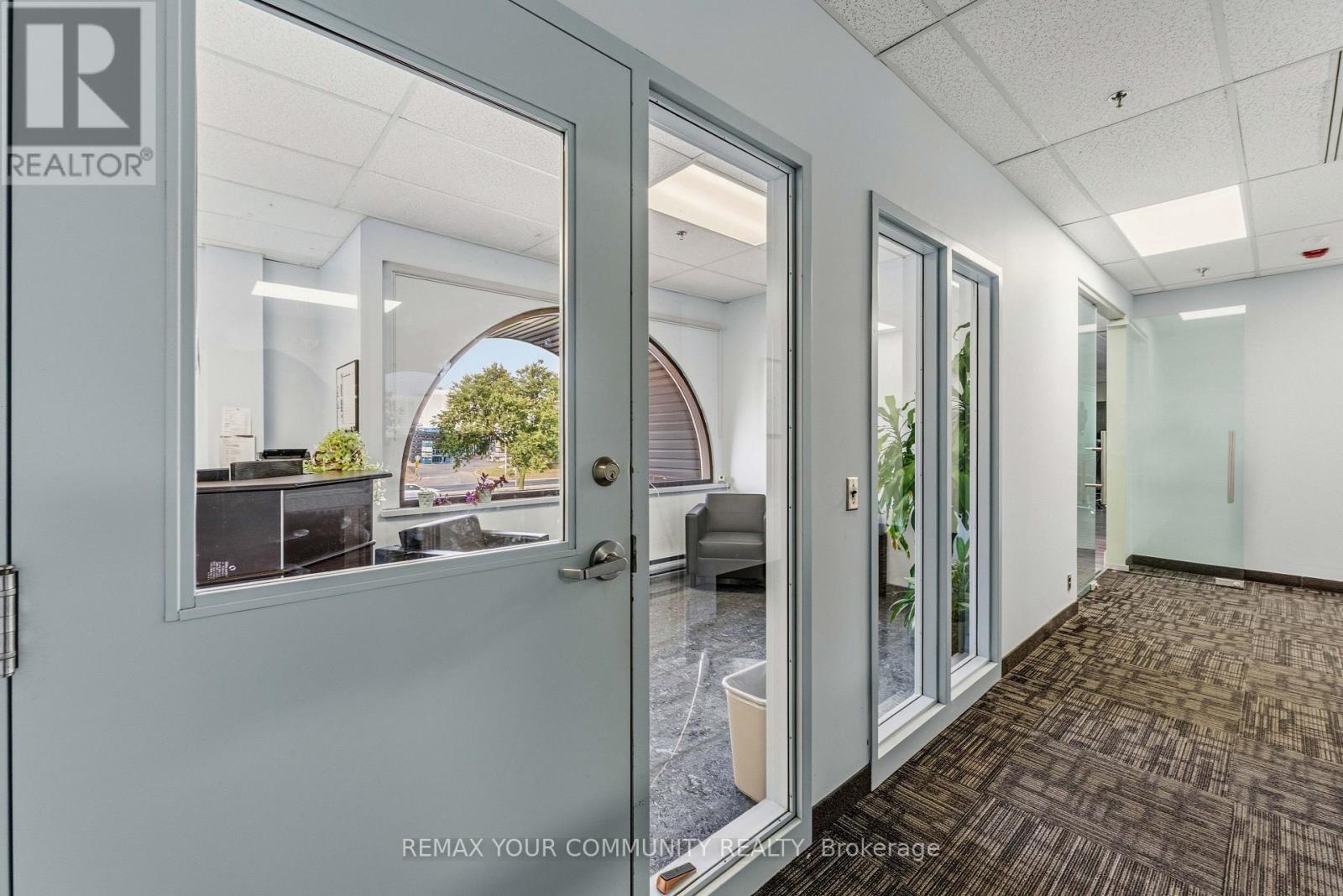 30 Fulton Way — photo 10
