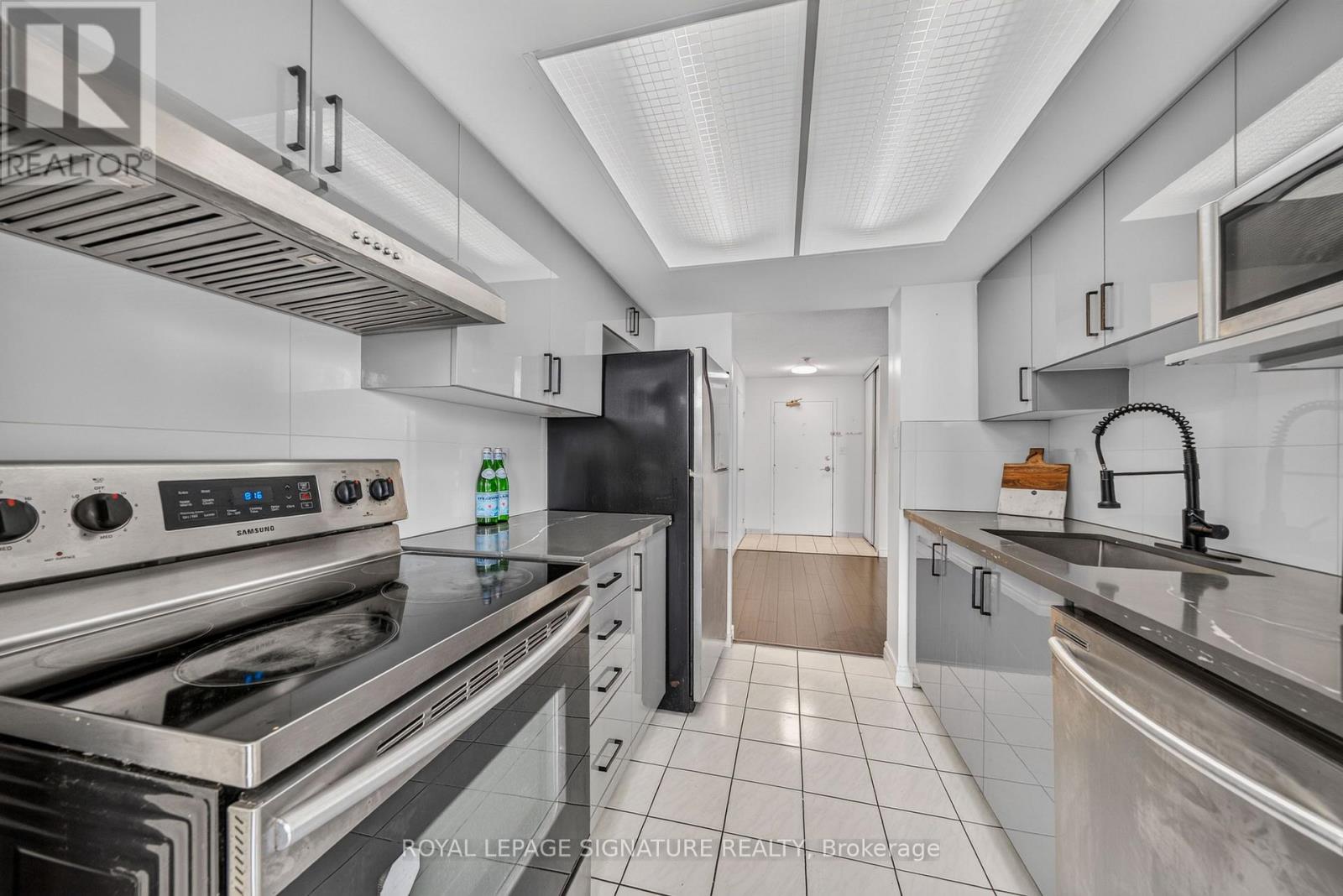 211- 1 Rowntree Road, Toronto, ON photo 11