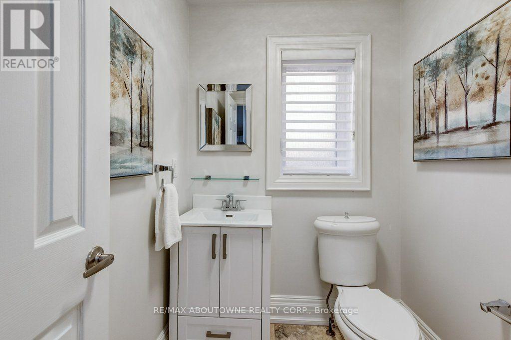 2080 Mckerlie Crescent, Burlington, ON photo 17