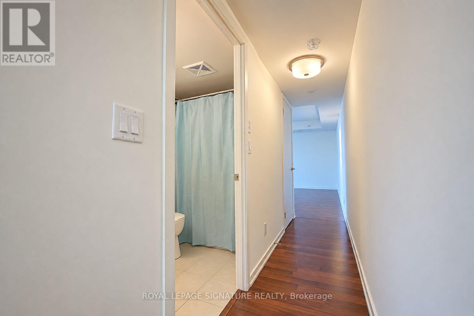 20 Joe Shuster Way — photo 13