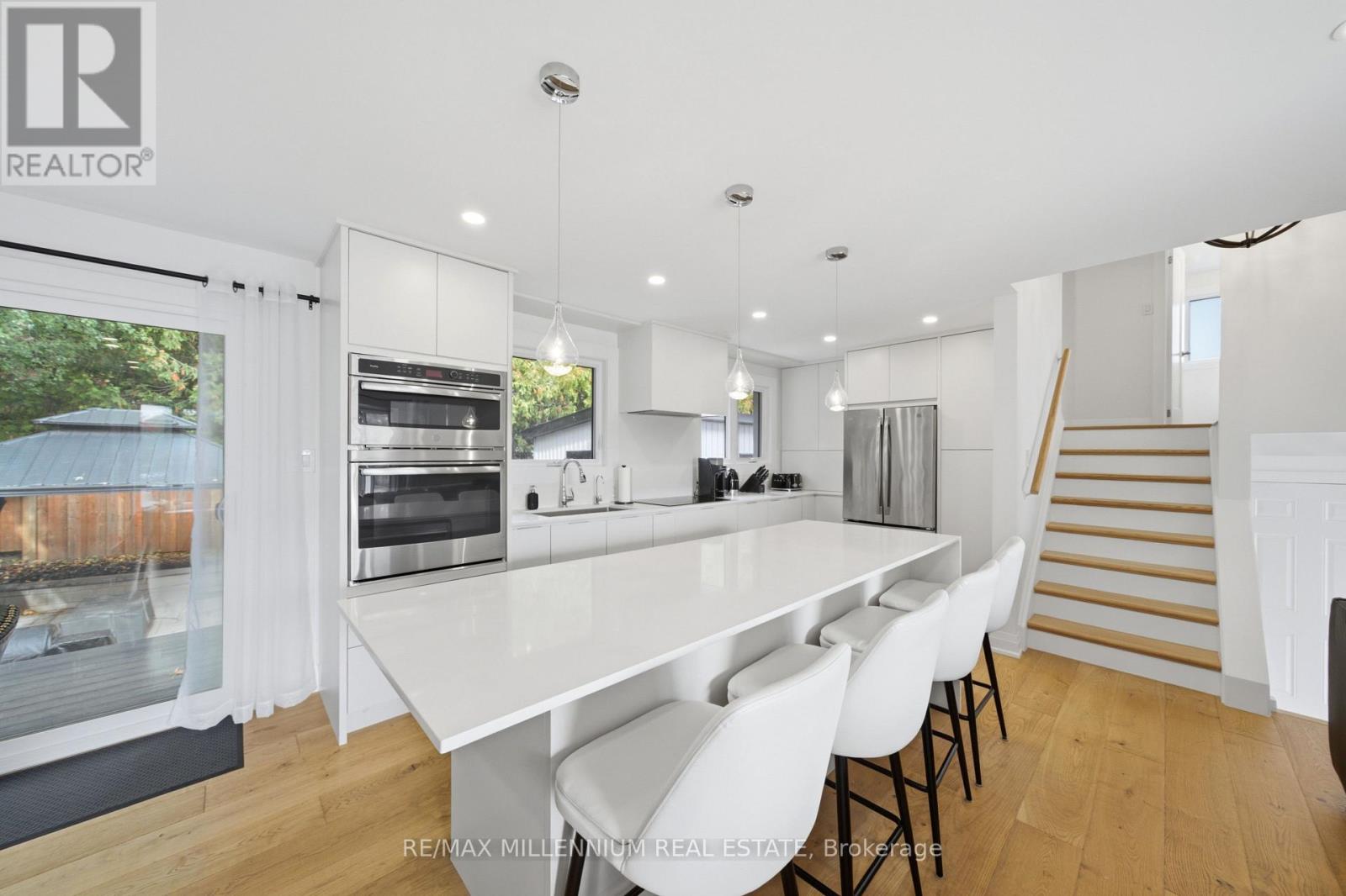 14 CROMBIE PLACE - 16