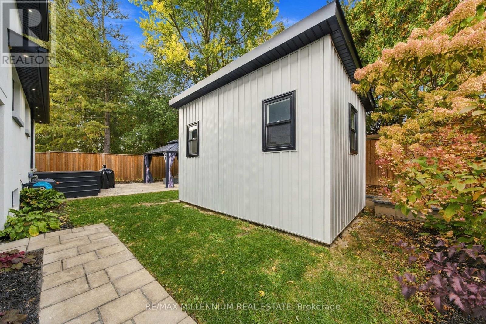 14 Crombie Place — photo 33