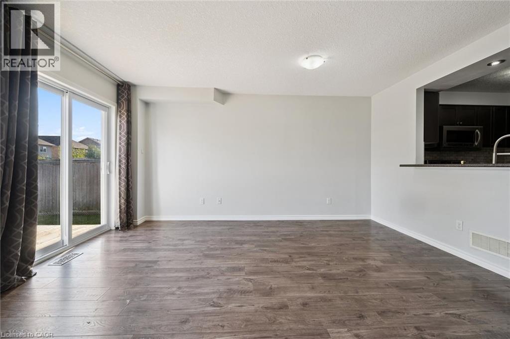 959 Zeller Crescent — photo 13