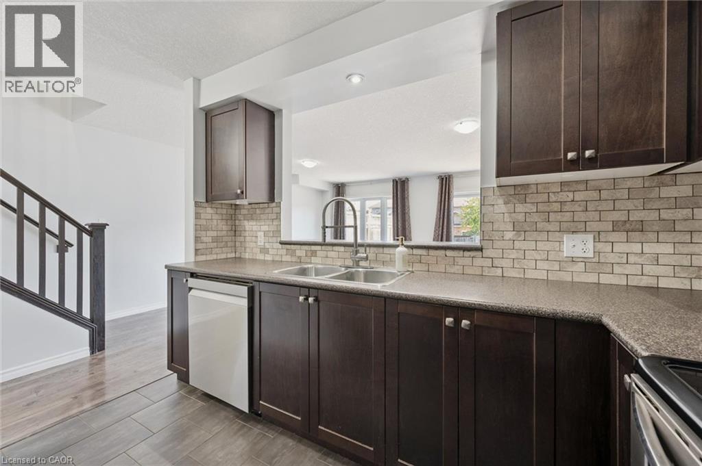 959 Zeller Crescent — photo 16