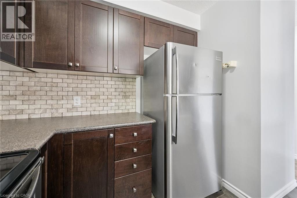 959 Zeller Crescent — photo 17