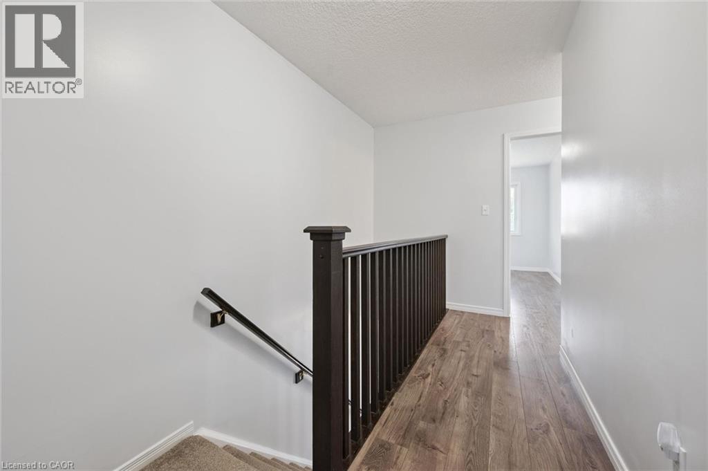 959 Zeller Crescent — photo 19