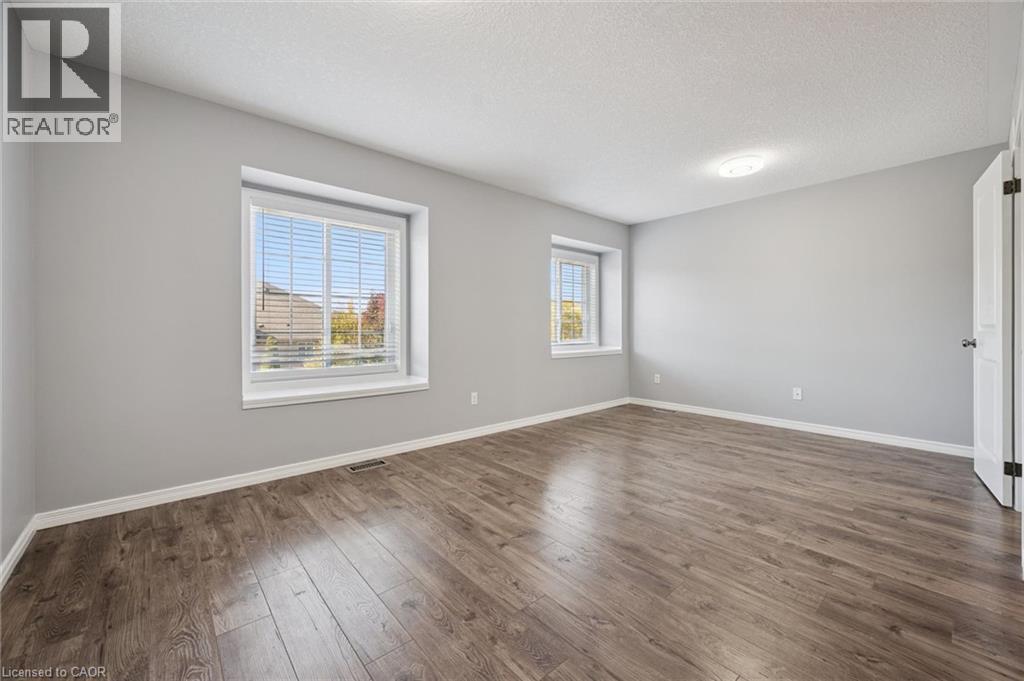 959 Zeller Crescent — photo 23