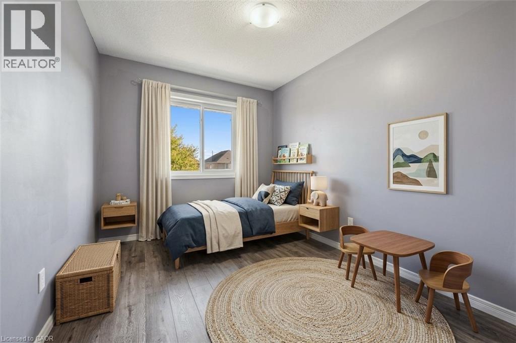 959 Zeller Crescent — photo 31
