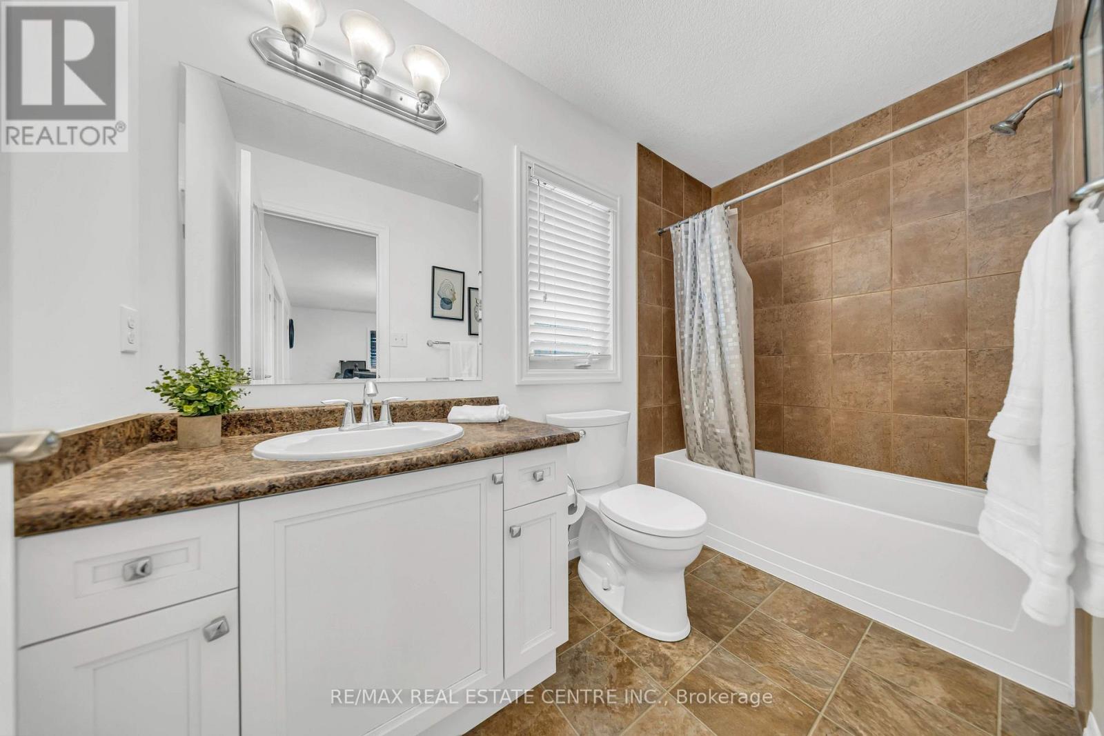 365 WOODBINE Avenue, Kitchener, ON photo 36