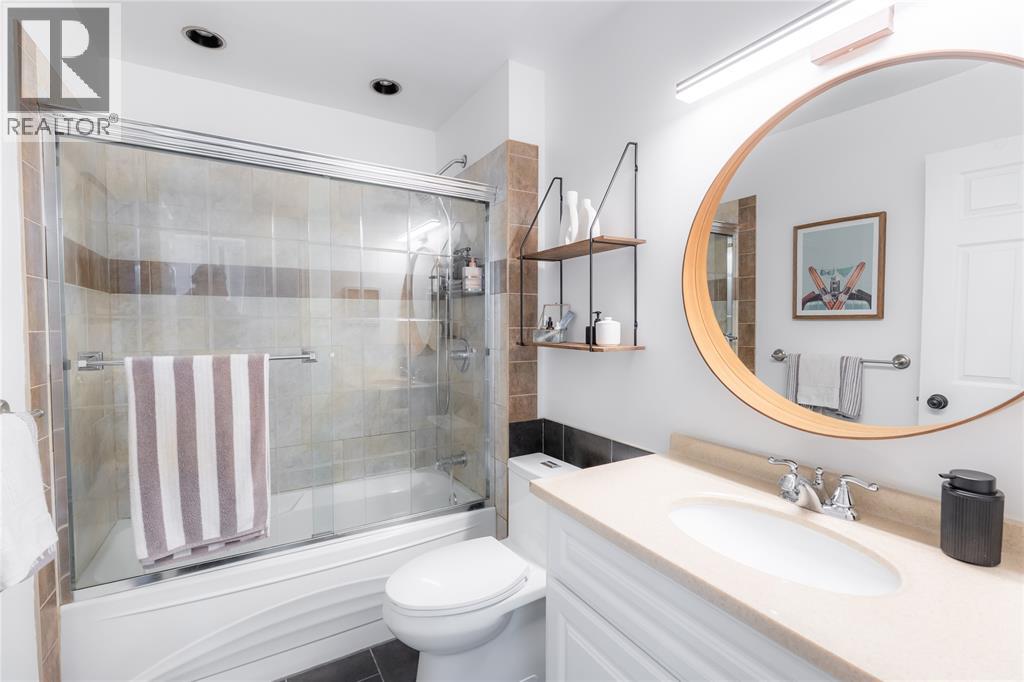 4072 Collingwood Street — photo 13