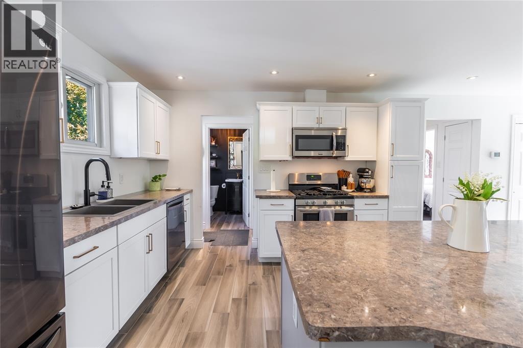 4072 Collingwood Street — photo 8
