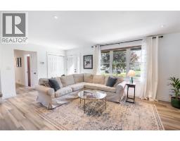 Living room - 4072 Collingwood Street, Plympton Wyoming, ON N0N1J6 Photo 10