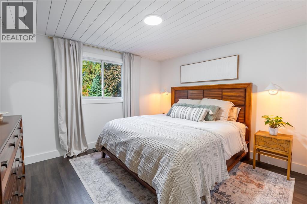 4072 Collingwood Street — photo 14