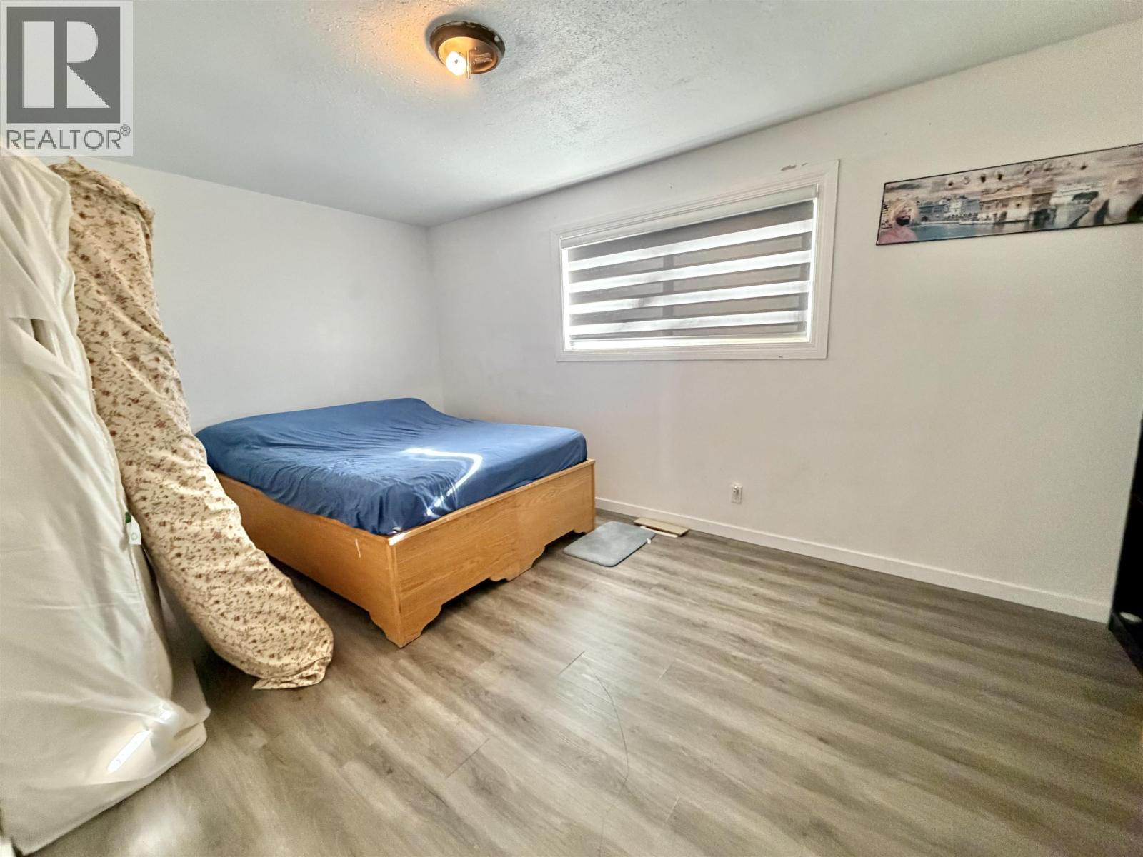 1075 MOXON PLACE - 10