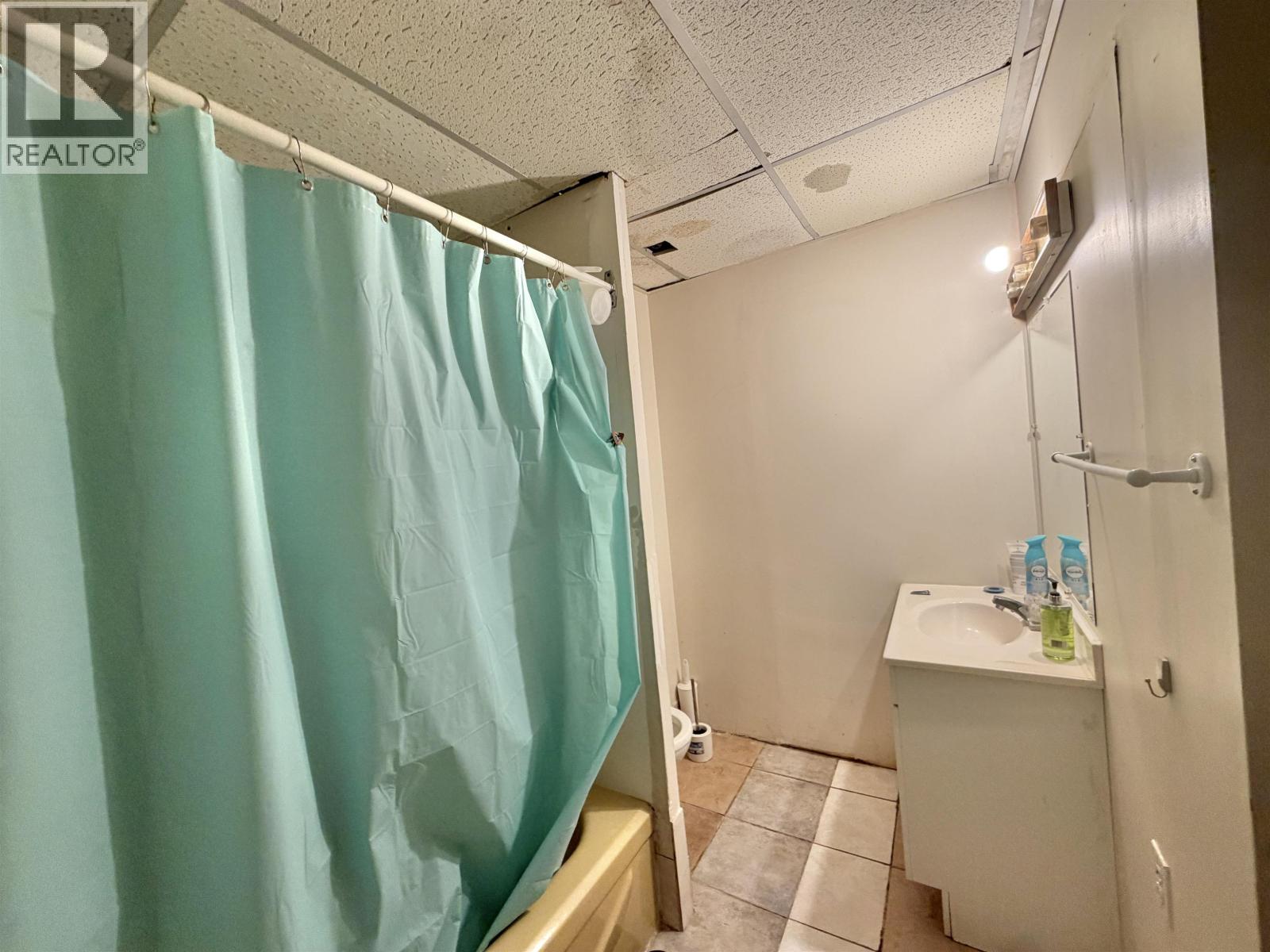 1075 MOXON PLACE - 19