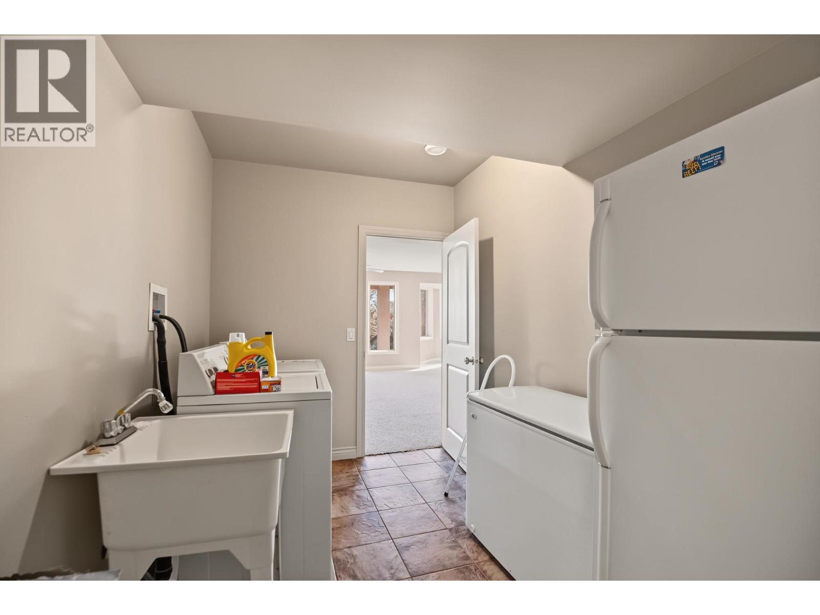  2405 Cobblestone Road, West Kelowna