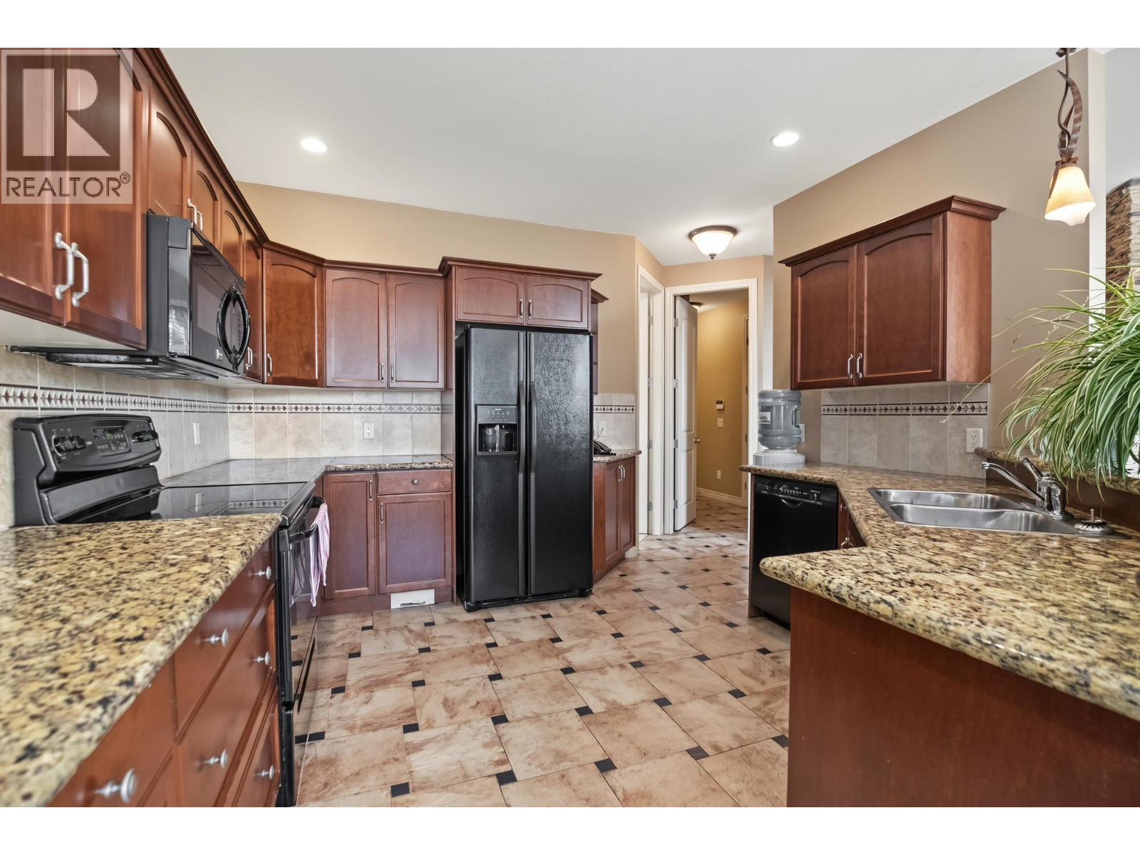  2405 Cobblestone Road, West Kelowna
