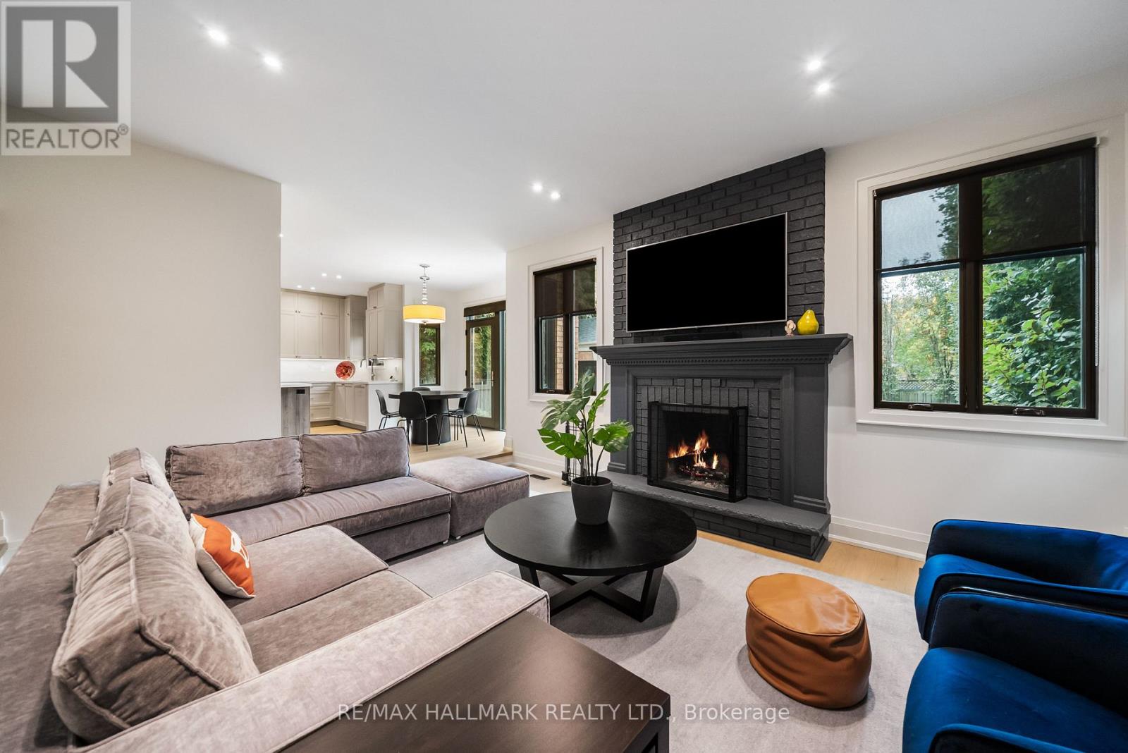 54 Theobalds Circle — photo 12