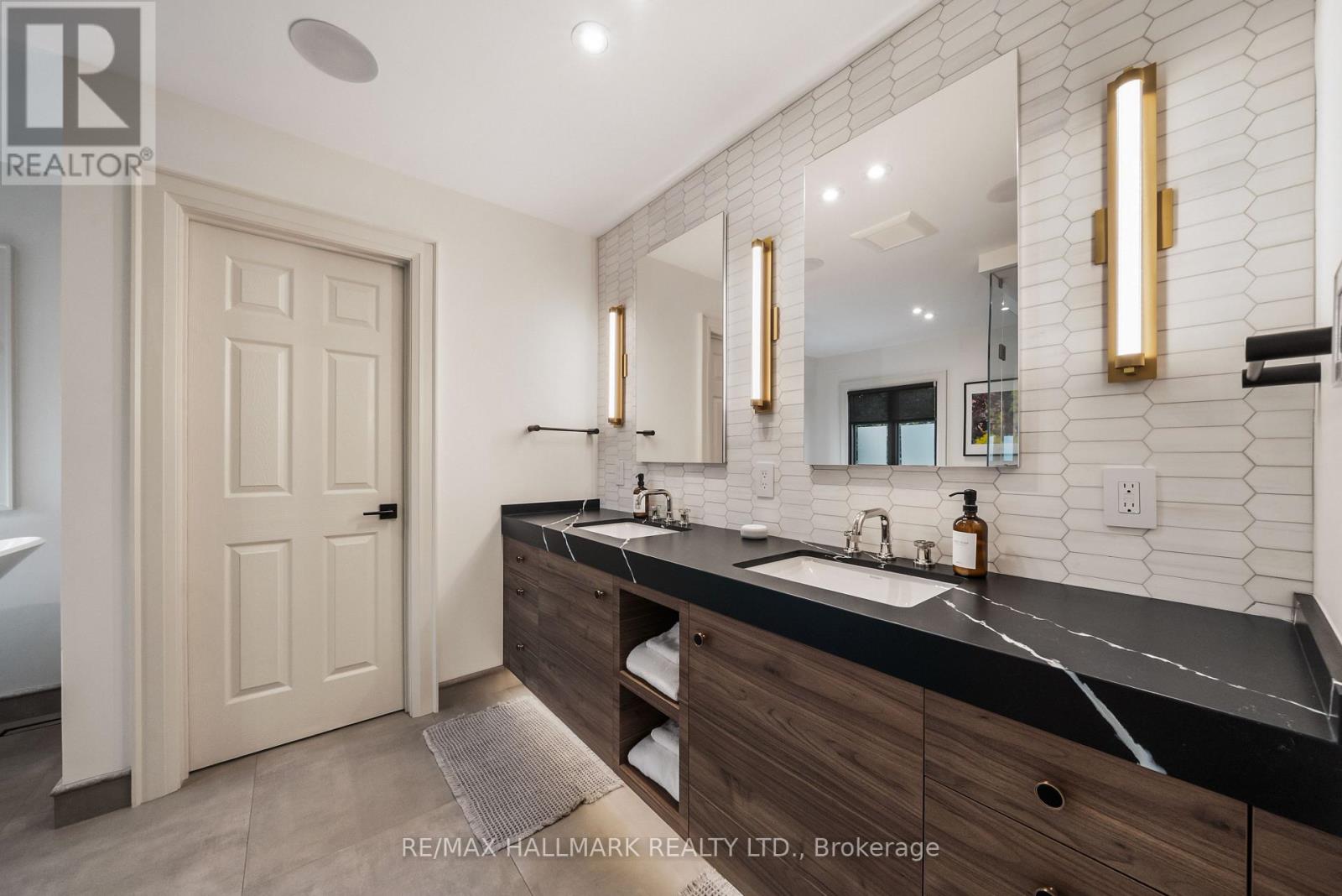 54 Theobalds Circle — photo 22