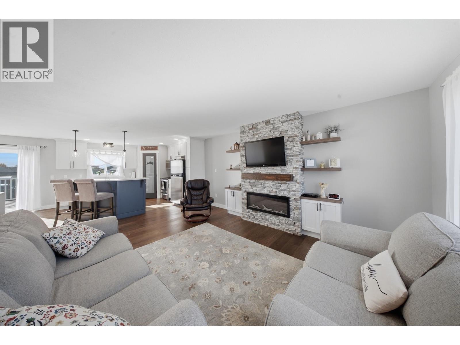 8919 98 AVENUE - 12