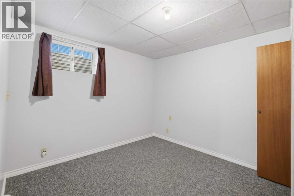 Listing photo – 23 Kirby Street, Red Deer