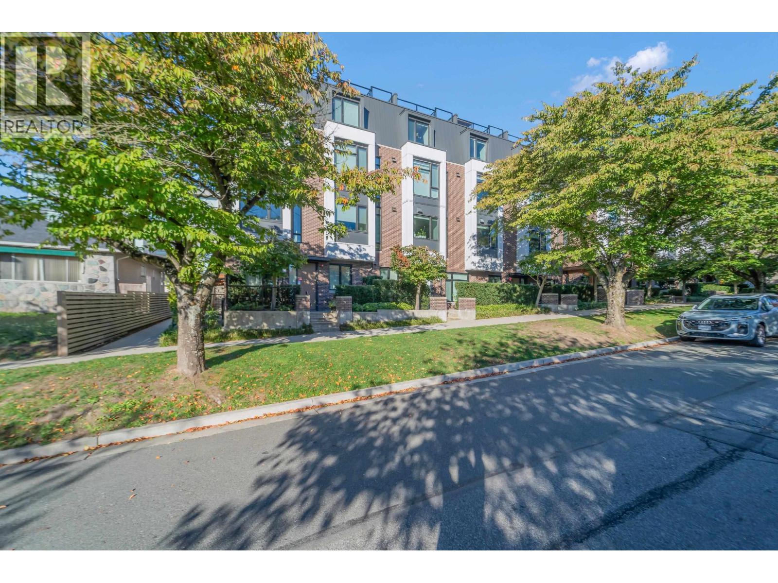 Photo of 7637 YUKON STREET 30