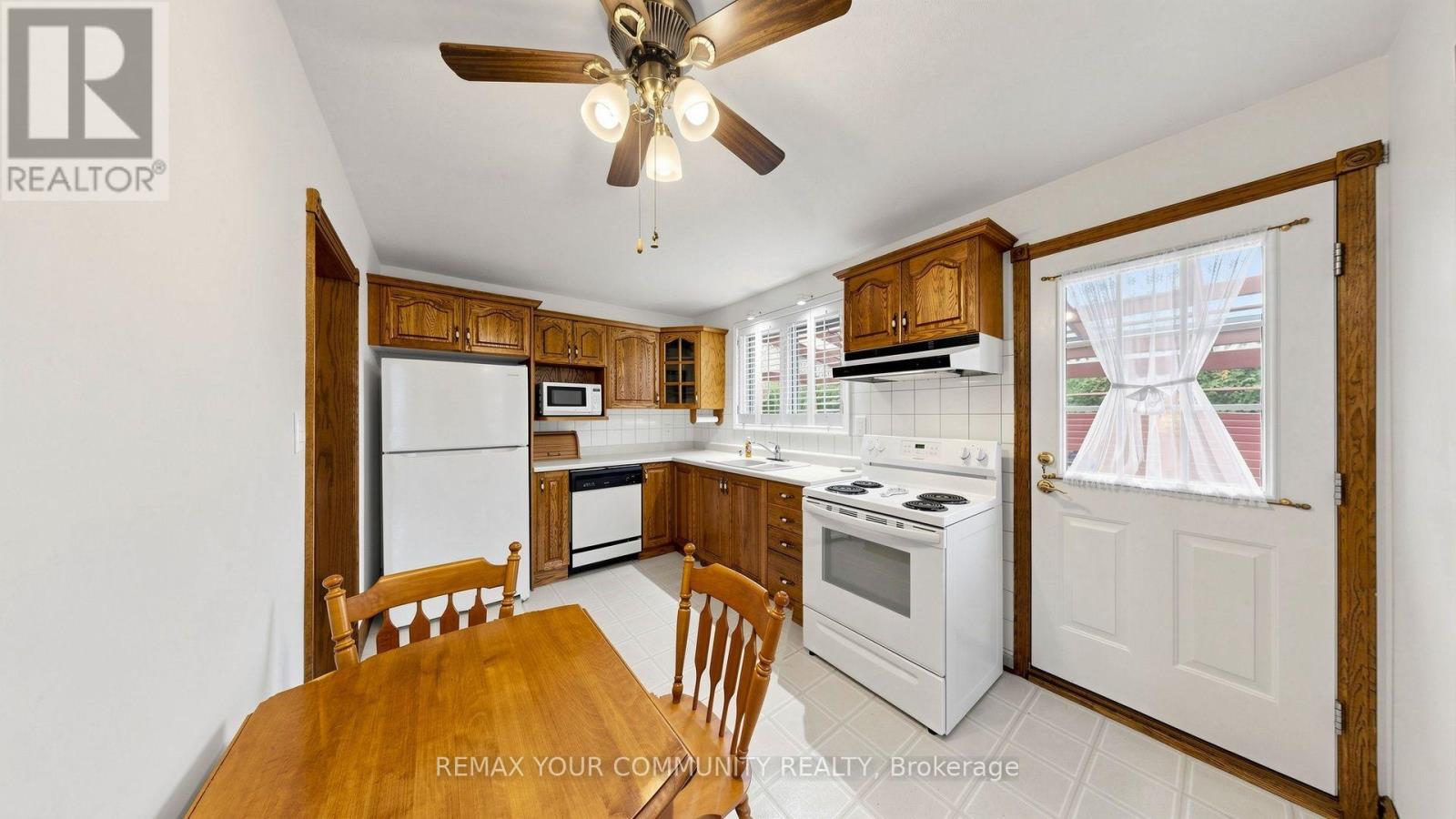 43 SEATON DRIVE - 11