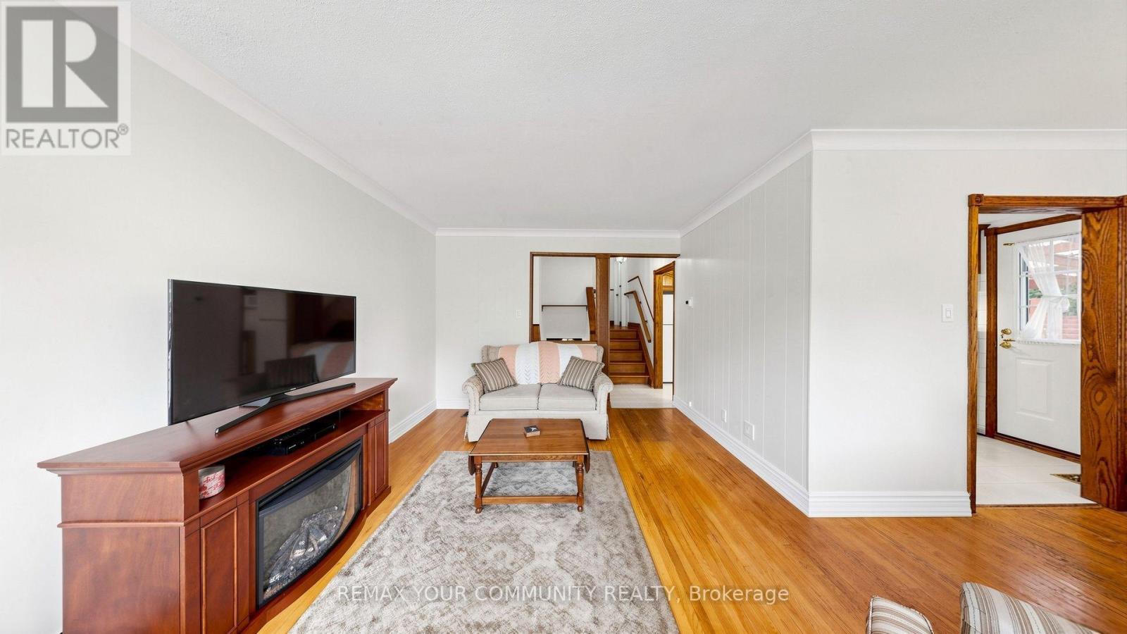 43 Seaton Drive, Aurora, ON photo 8